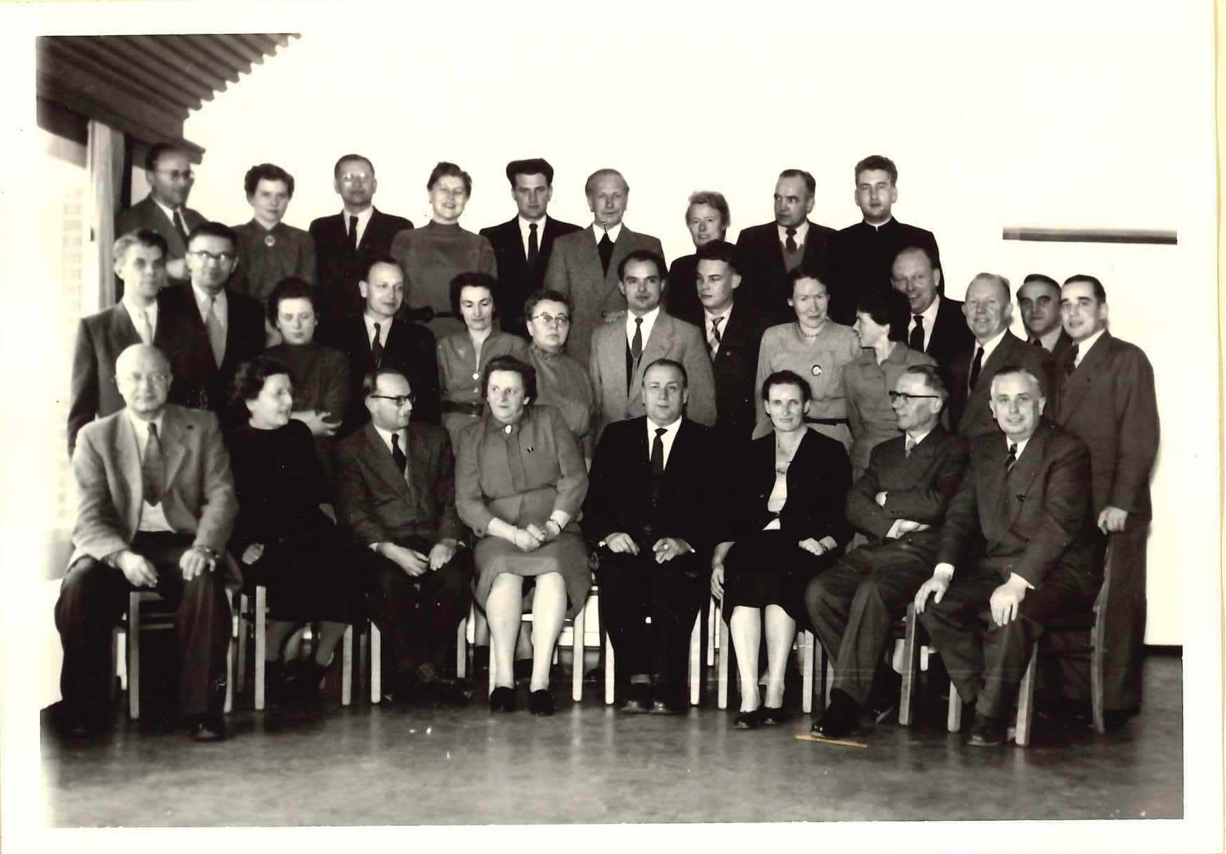 Abbildung des Lehrerkollegiums 1957 Abbildung des Lehrerkollegiums 1957